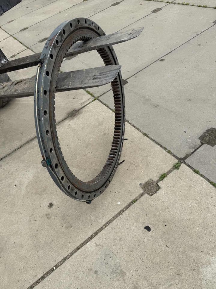 LIEBHERR A314 - Slewing ring for Excavator: picture 3 LIEBHERR A314 - Slewing ring for Excavator: picture 3