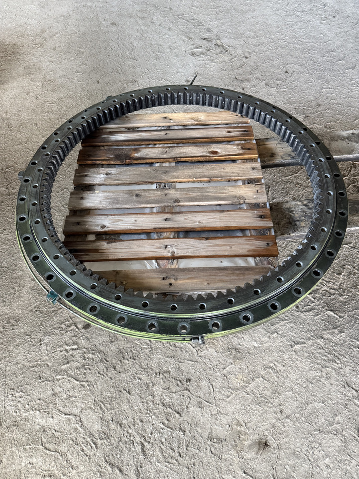 LIEBHERR - Slewing ring for Excavator: picture 2 LIEBHERR - Slewing ring for Excavator: picture 2