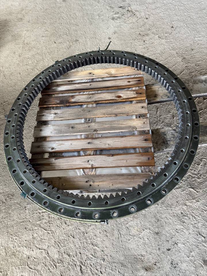 LIEBHERR - Slewing ring for Excavator: picture 4 LIEBHERR - Slewing ring for Excavator: picture 4
