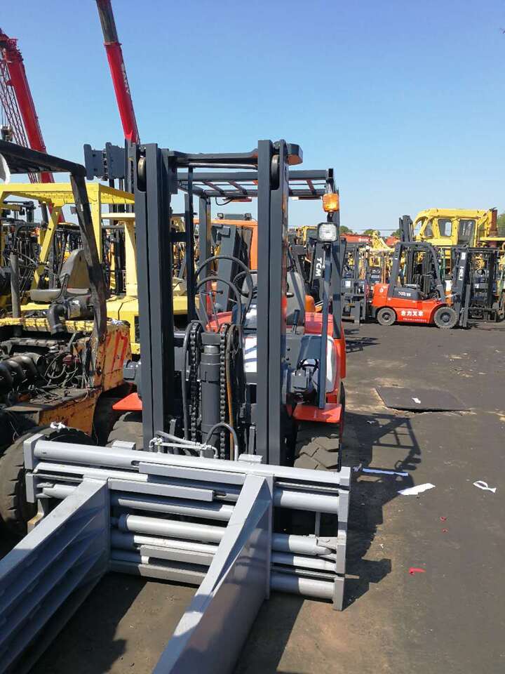 TCM FD30T6 - Forklift: picture 4 TCM FD30T6 - Forklift: picture 4
