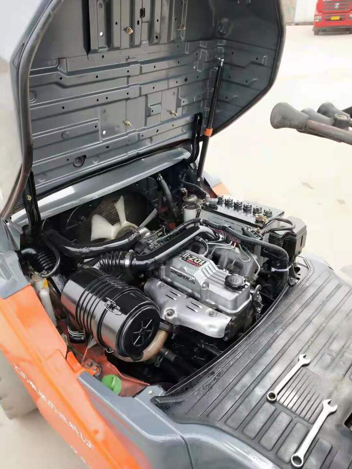 Forklift Toyota 8FD30: picture 7