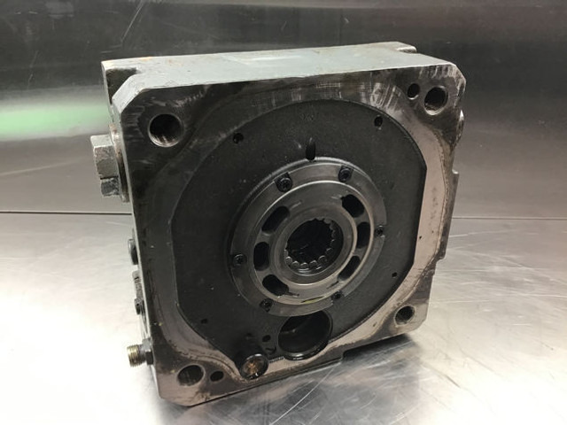 Liebherr Connecting Plate - Coolant pump: picture 2 Liebherr Connecting Plate - Coolant pump: picture 2