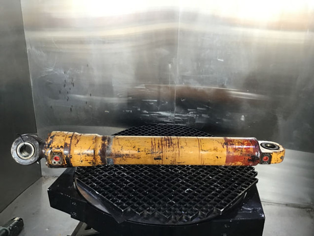 Hydraulic cylinder Liebherr Cylinder: picture 6 Hydraulic cylinder Liebherr Cylinder: picture 6