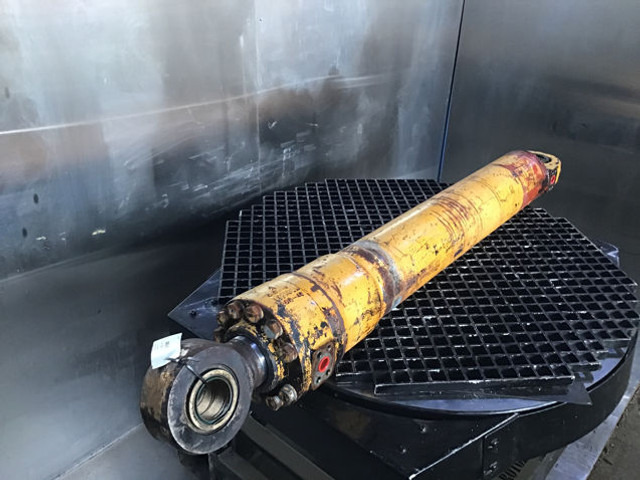 Hydraulic cylinder Liebherr Cylinder: picture 9 Hydraulic cylinder Liebherr Cylinder: picture 9