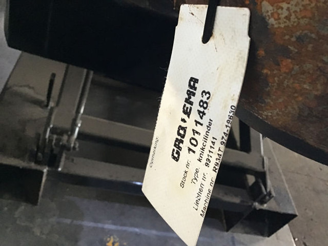 Hydraulic cylinder Liebherr Cylinder: picture 13 Hydraulic cylinder Liebherr Cylinder: picture 13