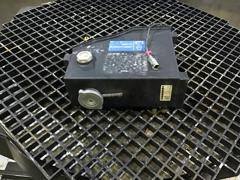 Liebherr Equalizing Reservoir - Expansion tank: picture 1 Liebherr Equalizing Reservoir - Expansion tank: picture 1
