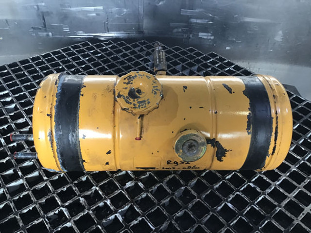 Liebherr Equalizing Reservoir - Expansion tank: picture 1 Liebherr Equalizing Reservoir - Expansion tank: picture 1