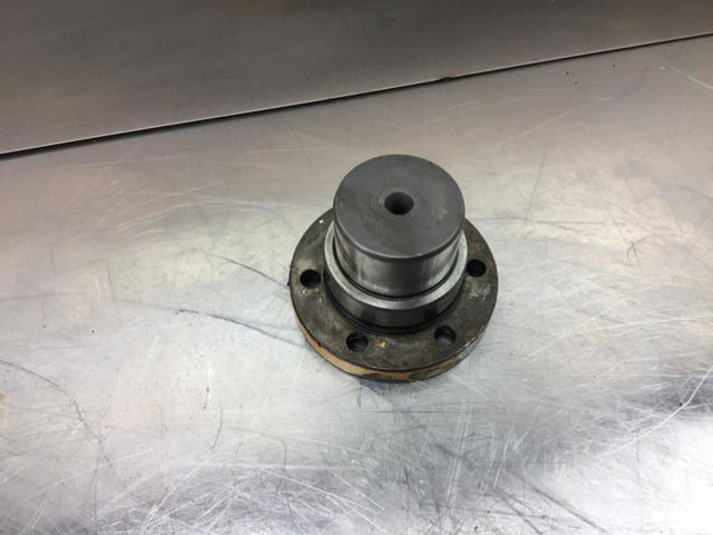 Liebherr Flange - Coolant pump: picture 2 Liebherr Flange - Coolant pump: picture 2