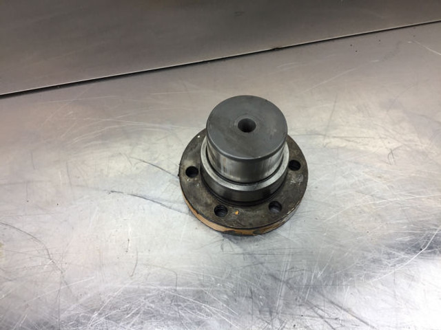 Liebherr Flange - Coolant pump: picture 4 Liebherr Flange - Coolant pump: picture 4