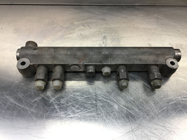 Liebherr High Pressure Rail Left - Fuel system: picture 2 Liebherr High Pressure Rail Left - Fuel system: picture 2