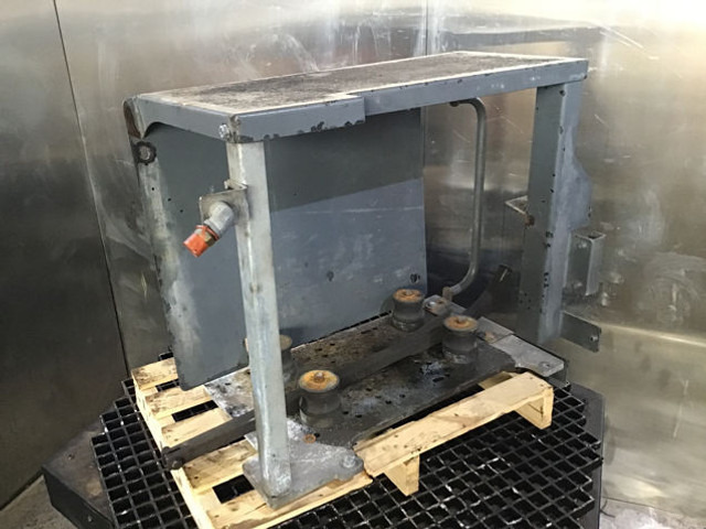 Liebherr Holder for generator/toolbox - Battery: picture 1 Liebherr Holder for generator/toolbox - Battery: picture 1
