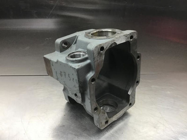 Liebherr Housing LPVD107 - Engine mount: picture 2 Liebherr Housing LPVD107 - Engine mount: picture 2