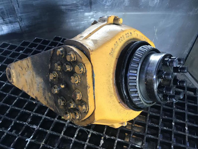 Liebherr L509 - Steering knuckle: picture 4 Liebherr L509 - Steering knuckle: picture 4