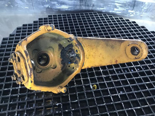 Liebherr L509 - Steering knuckle: picture 5 Liebherr L509 - Steering knuckle: picture 5