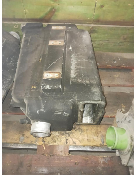 Liebherr - Intercooler: picture 1 Liebherr - Intercooler: picture 1