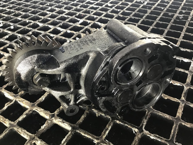 Liebherr Oil Pump - Oil pump: picture 3 Liebherr Oil Pump - Oil pump: picture 3