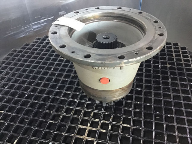 Liebherr Output Shaft Housing - Wheel hub: picture 3 Liebherr Output Shaft Housing - Wheel hub: picture 3