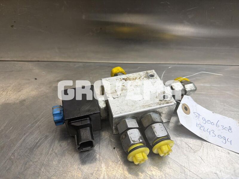 Liebherr R936 LC / R936 NLC - Cylinder head: picture 2 Liebherr R936 LC / R936 NLC - Cylinder head: picture 2