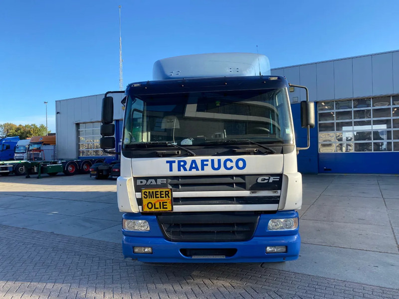 DAF CF 75.310 / Manual / 16000 LT / 5 Compartments / ADR / Euro 3 - Tank truck: picture 2 DAF CF 75.310 / Manual / 16000 LT / 5 Compartments / ADR / Euro 3 - Tank truck: picture 2