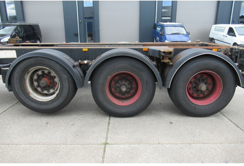 Renders Container Chassis / Extendable on rear / BPW + drum - Container transporter/ Swap body semi-trailer: picture 5 Renders Container Chassis / Extendable on rear / BPW + drum - Container transporter/ Swap body semi-trailer: picture 5