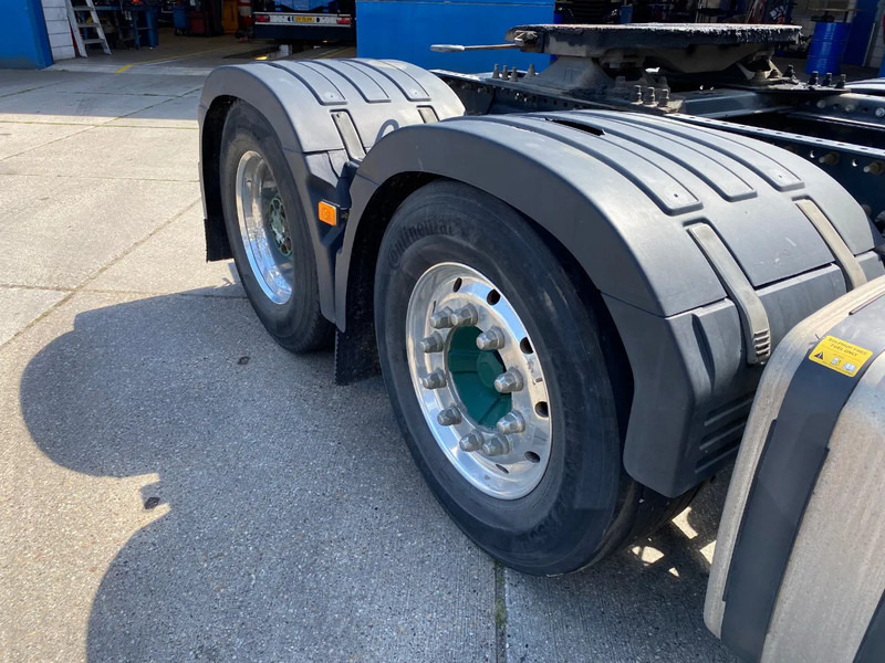 Renault T520 Comfort / 6x2/4 / Steering Axle / Hub Reduction / 290.235 km on lease Renault T520 Comfort / 6x2/4 / Steering Axle / Hub Reduction / 290.235 km: picture 13