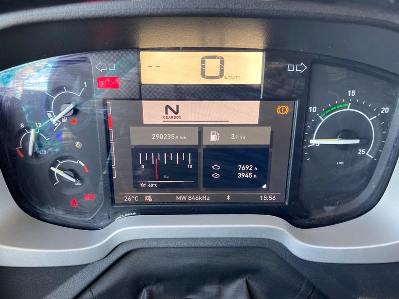 Renault T520 Comfort / 6x2/4 / Steering Axle / Hub Reduction / 290.235 km on lease Renault T520 Comfort / 6x2/4 / Steering Axle / Hub Reduction / 290.235 km: picture 9