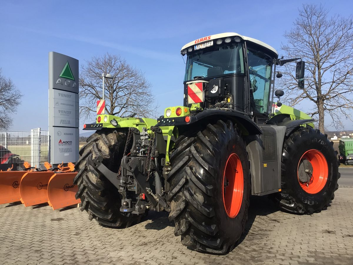 Farm tractor Claas Xerion 4500 Trac VC: picture 12