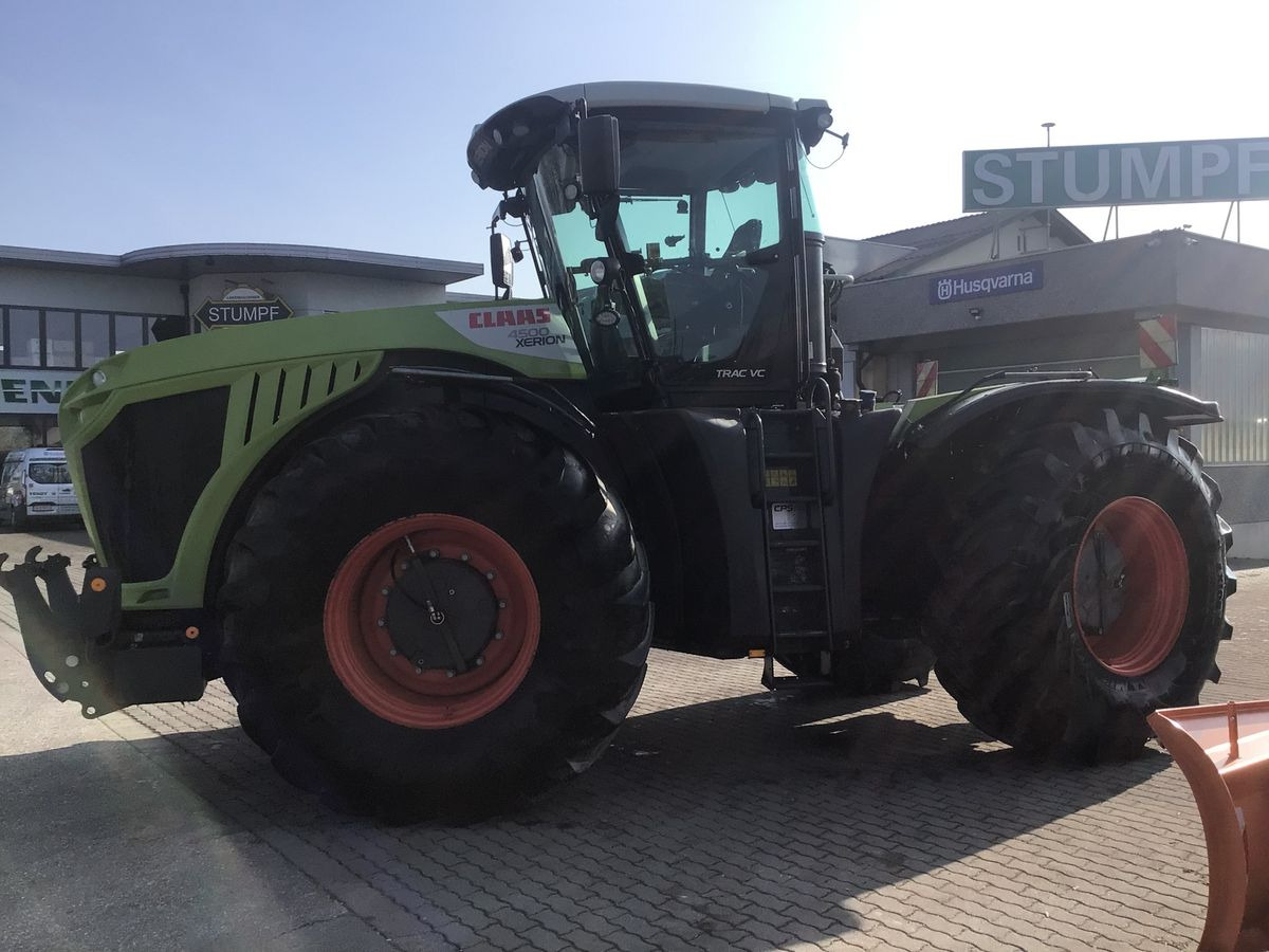 Farm tractor Claas Xerion 4500 Trac VC: picture 13