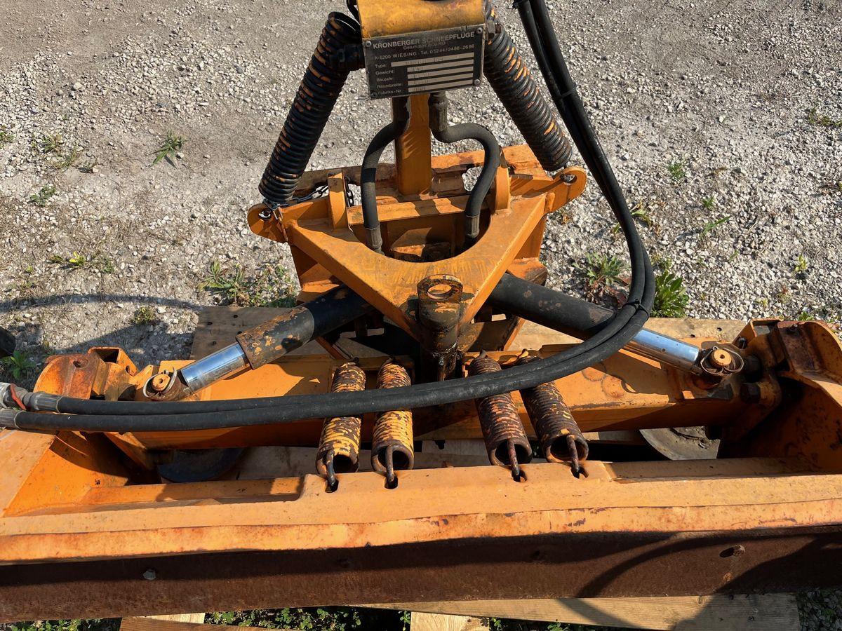 Kronberger Junior 180 - Snow plough for Municipal/ Special vehicle: picture 4 Kronberger Junior 180 - Snow plough for Municipal/ Special vehicle: picture 4