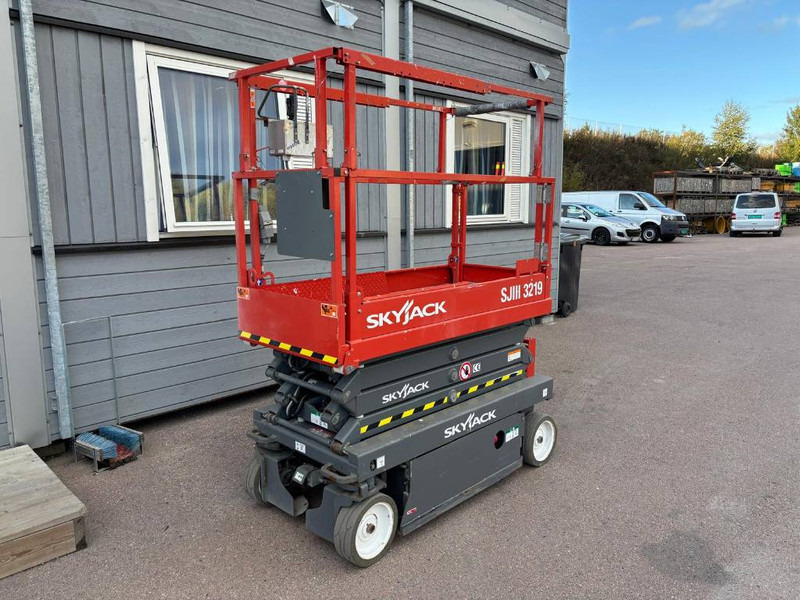 SOLD !! SkyJack SJ III 3219 - Scissor lift: picture 1 SOLD !! SkyJack SJ III 3219 - Scissor lift: picture 1