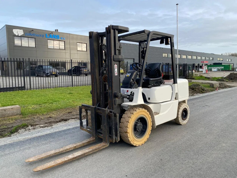 Caterpillar DP35K - Diesel forklift: picture 4 Caterpillar DP35K - Diesel forklift: picture 4