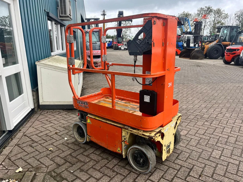 JLG 1230ES - Telescopic boom: picture 1 JLG 1230ES - Telescopic boom: picture 1