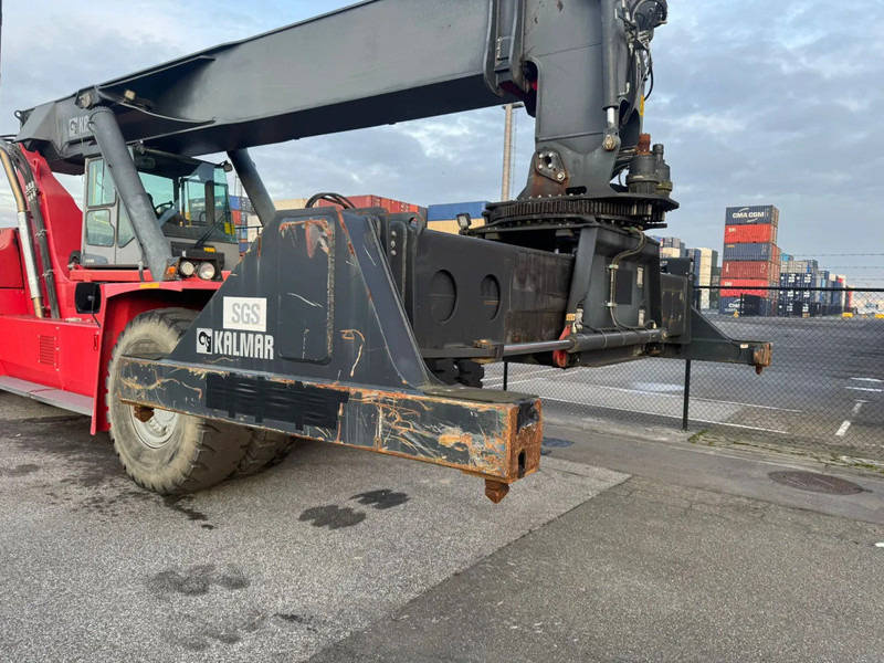 Kalmar DRF450-65S5 - Reach stacker: picture 5 Kalmar DRF450-65S5 - Reach stacker: picture 5