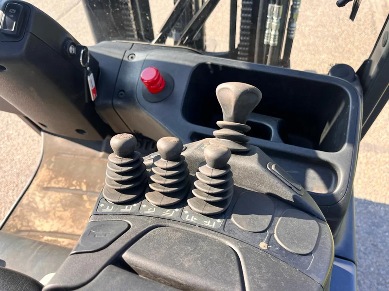 Electric forklift Linde E25H-01/600: picture 10