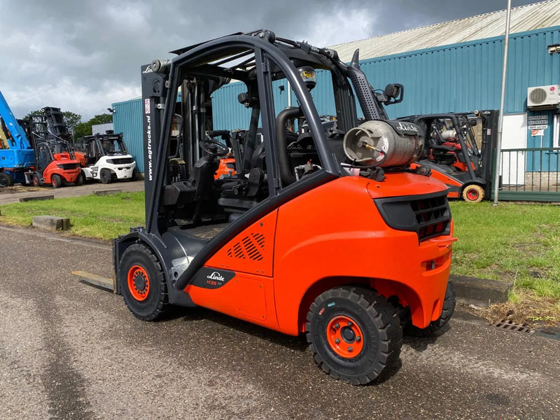 LPG forklift Linde H35T-02: picture 5