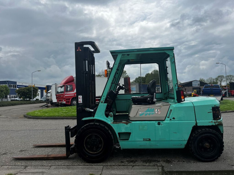 Mitsubishi FD45 - Diesel forklift: picture 3 Mitsubishi FD45 - Diesel forklift: picture 3