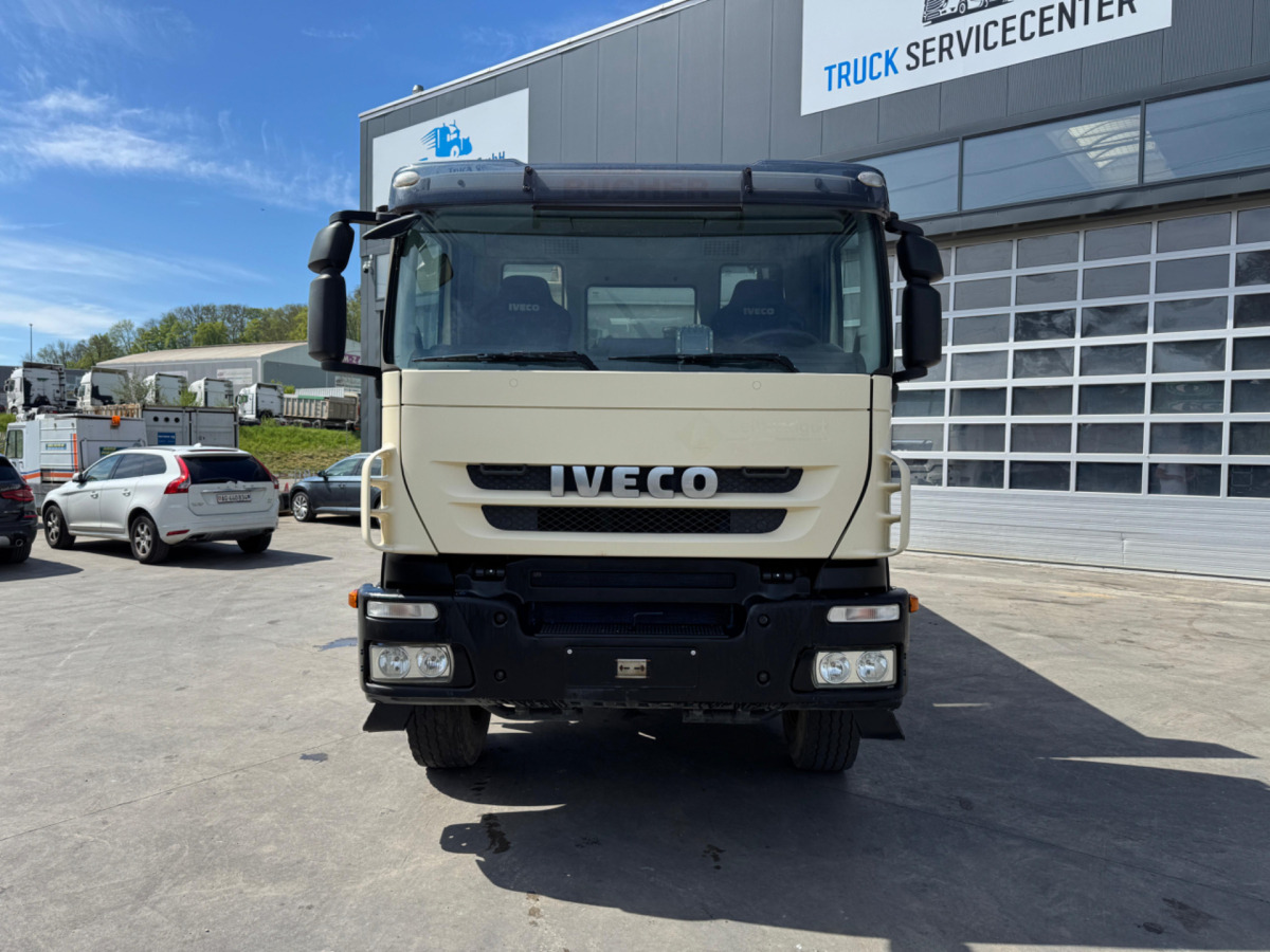 IVECO Trakker 450 8x4 - Tipper: picture 3 IVECO Trakker 450 8x4 - Tipper: picture 3