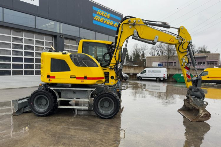 Liebherr 910 Compact Litronic Powertilt - Wheel excavator: picture 3 Liebherr 910 Compact Litronic Powertilt - Wheel excavator: picture 3
