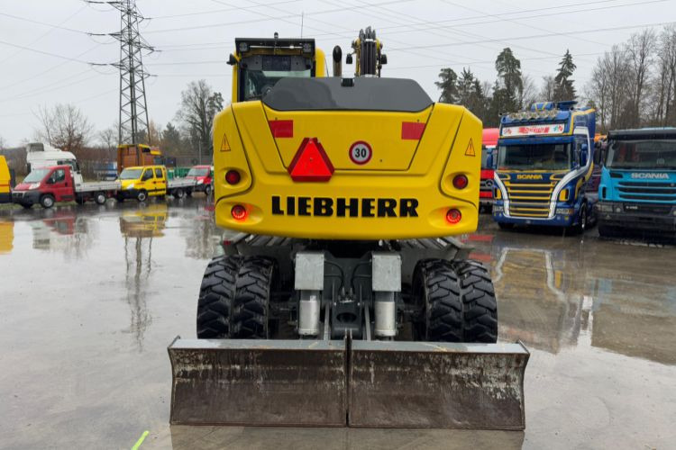 Liebherr 910 Compact Litronic Powertilt - Wheel excavator: picture 5 Liebherr 910 Compact Litronic Powertilt - Wheel excavator: picture 5