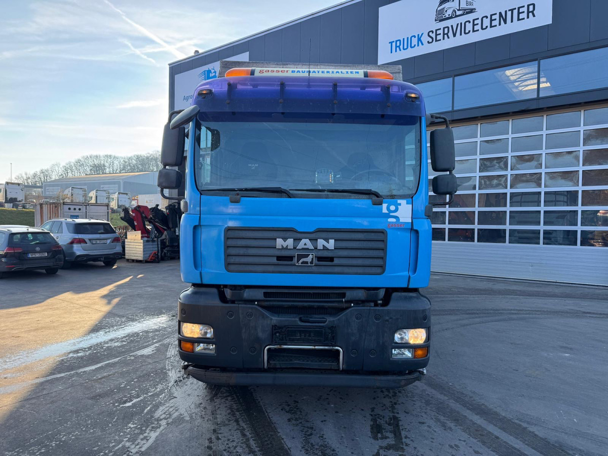 MAN TGA 26.440 6x2 - Curtainsider truck: picture 2 MAN TGA 26.440 6x2 - Curtainsider truck: picture 2