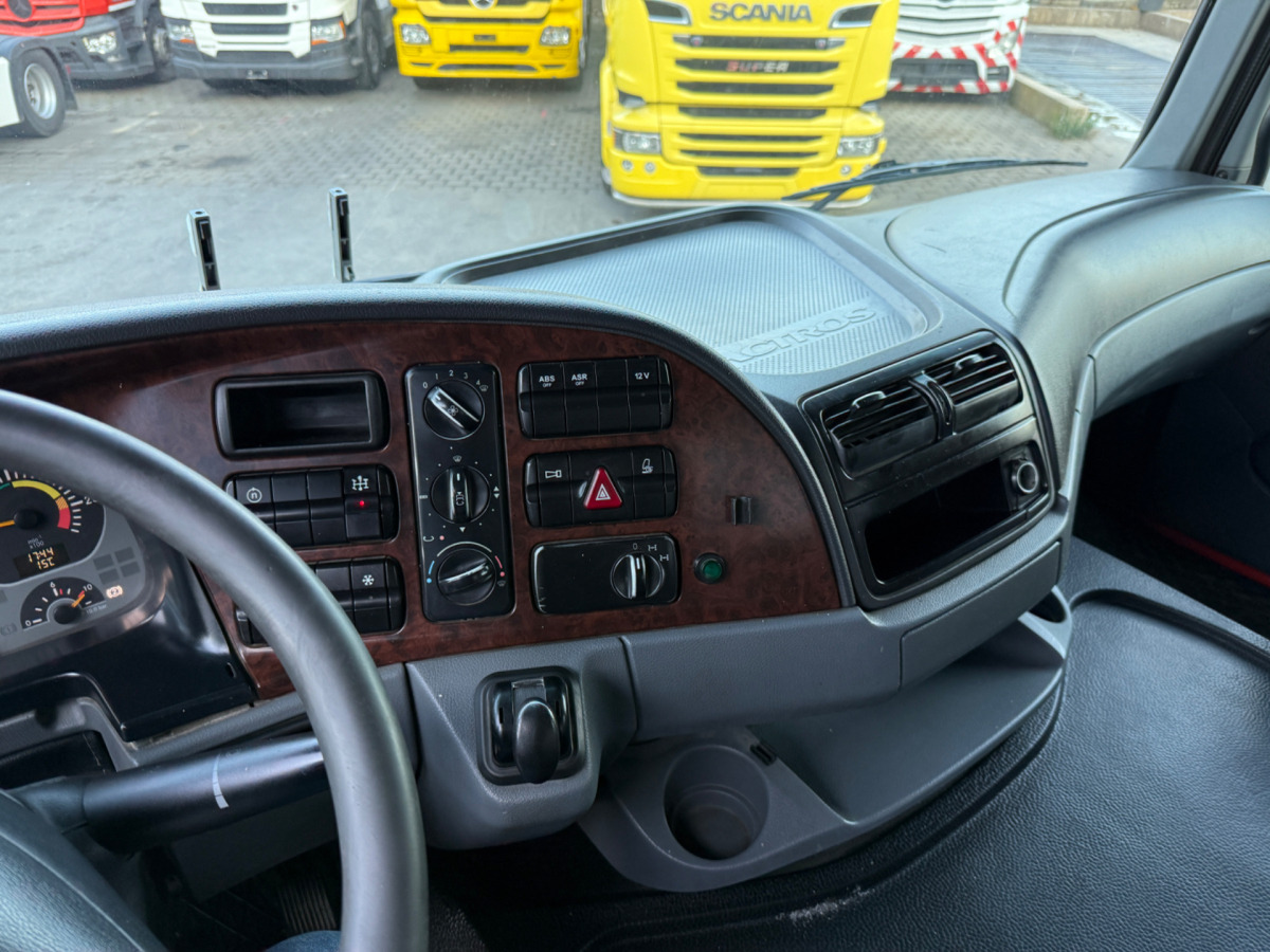 Tipper MERCEDES Actros 3246 8x4 E5 Meiller 3S: picture 15