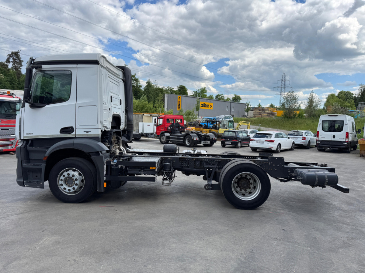 Cab chassis truck MERCEDES Antos 1851 4x2: picture 8