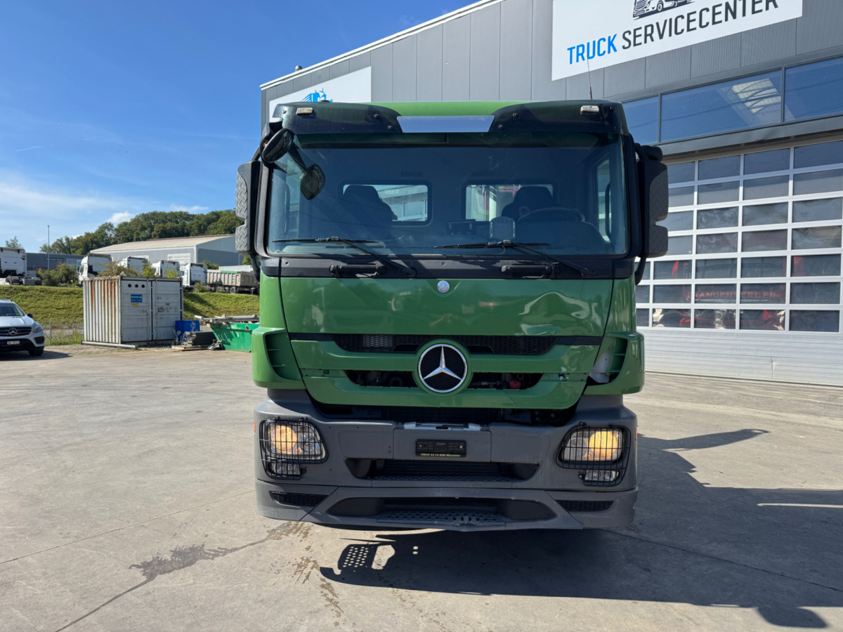 MERCEDES BENZ ACTROS 4448 - Hook lift truck: picture 2 MERCEDES BENZ ACTROS 4448 - Hook lift truck: picture 2