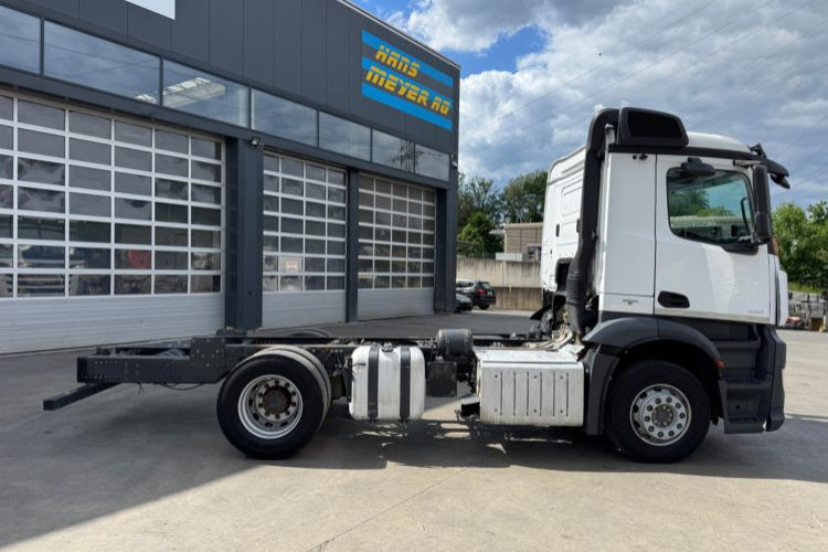 Mercedes-Benz Antos 1851 4x2 - Cab chassis truck: picture 4 Mercedes-Benz Antos 1851 4x2 - Cab chassis truck: picture 4
