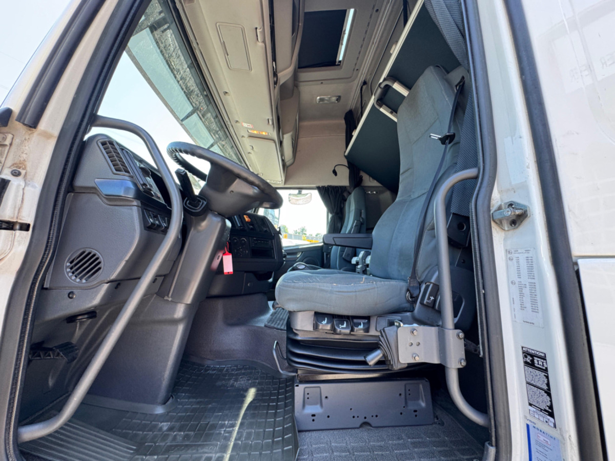 Tractor unit VOLVO FH-460 4x2: picture 11 Tractor unit VOLVO FH-460 4x2: picture 11