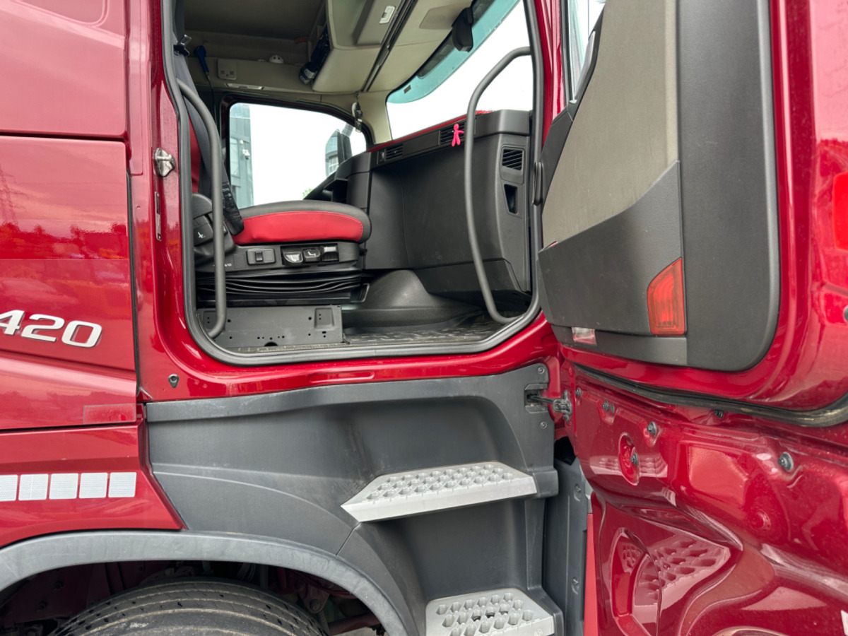 VOLVO FH-420 4x2 LBW - Curtainsider truck: picture 5 VOLVO FH-420 4x2 LBW - Curtainsider truck: picture 5
