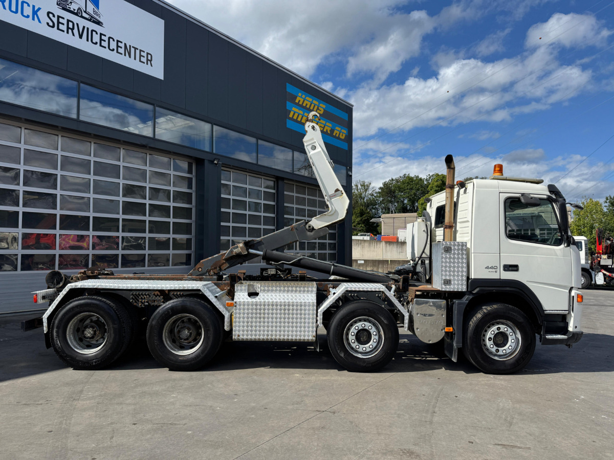 VOLVO FM-440 8x4 Hiab 25T AHK - Hook lift truck: picture 4 VOLVO FM-440 8x4 Hiab 25T AHK - Hook lift truck: picture 4