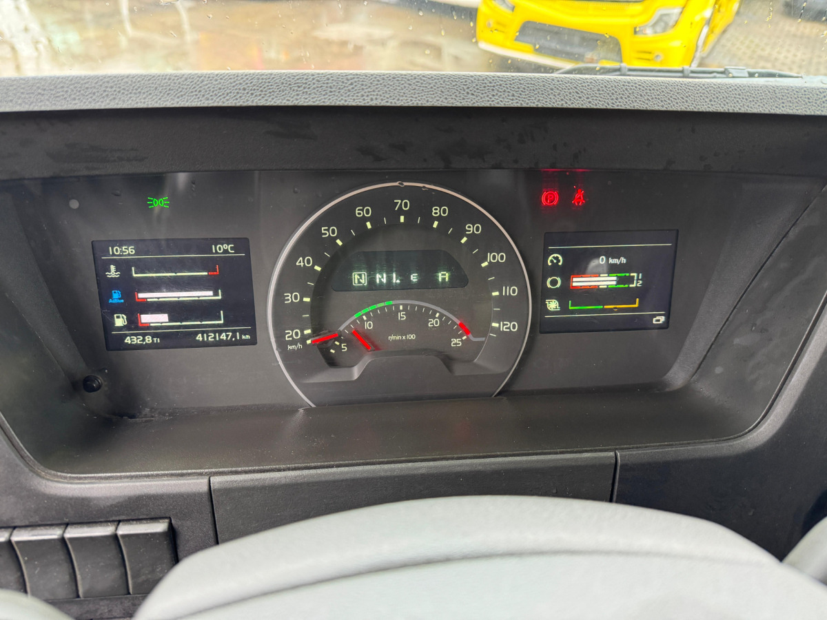 Cab chassis truck VOLVO FMX-540 10x4: picture 14