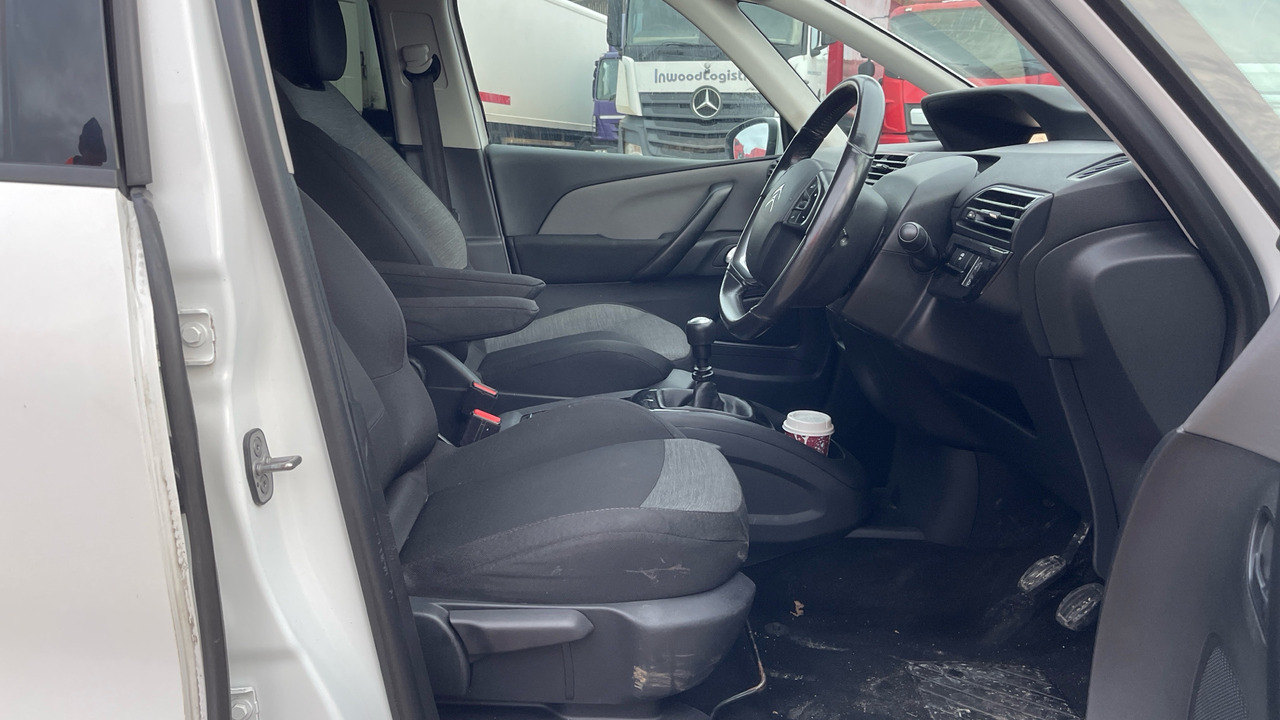 CITROEN GRAND C4 PICASSO 1.6 BLUE HDI 100PS - Car: picture 5 CITROEN GRAND C4 PICASSO 1.6 BLUE HDI 100PS - Car: picture 5