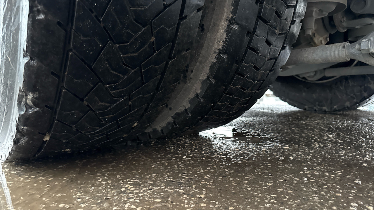 Curtainsider truck DAF CF 260: picture 21